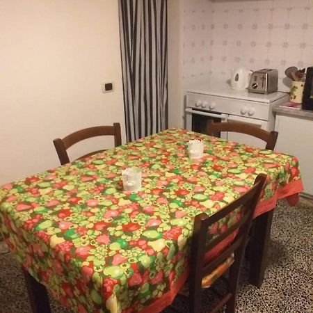 House Apartment Strettoia Luaran gambar