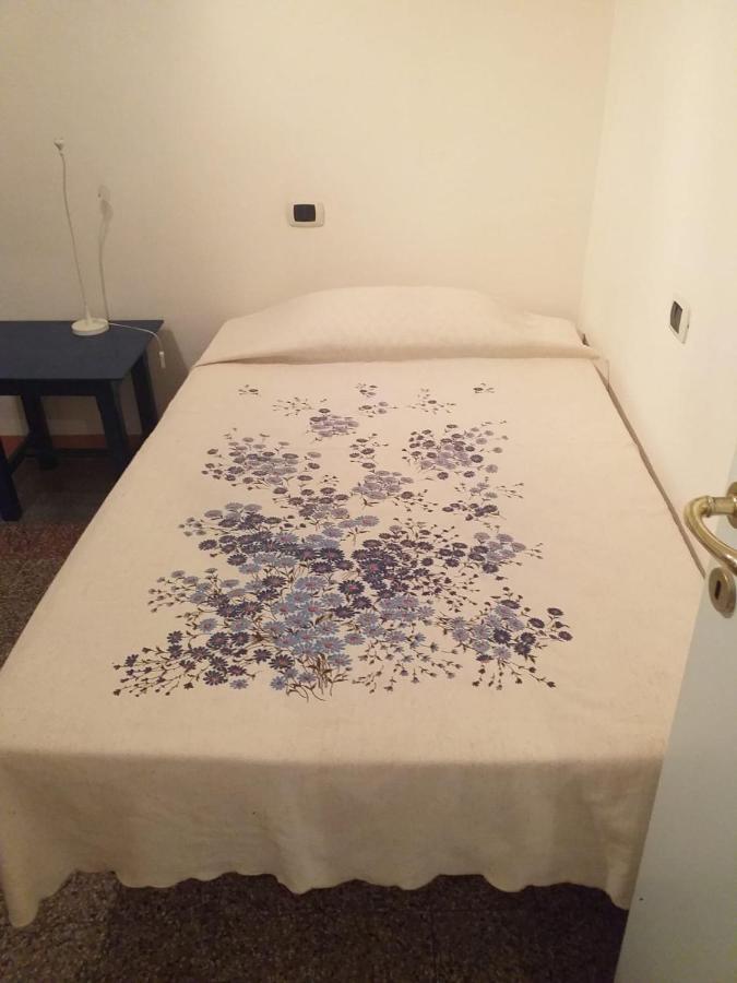 House Apartment Strettoia Luaran gambar